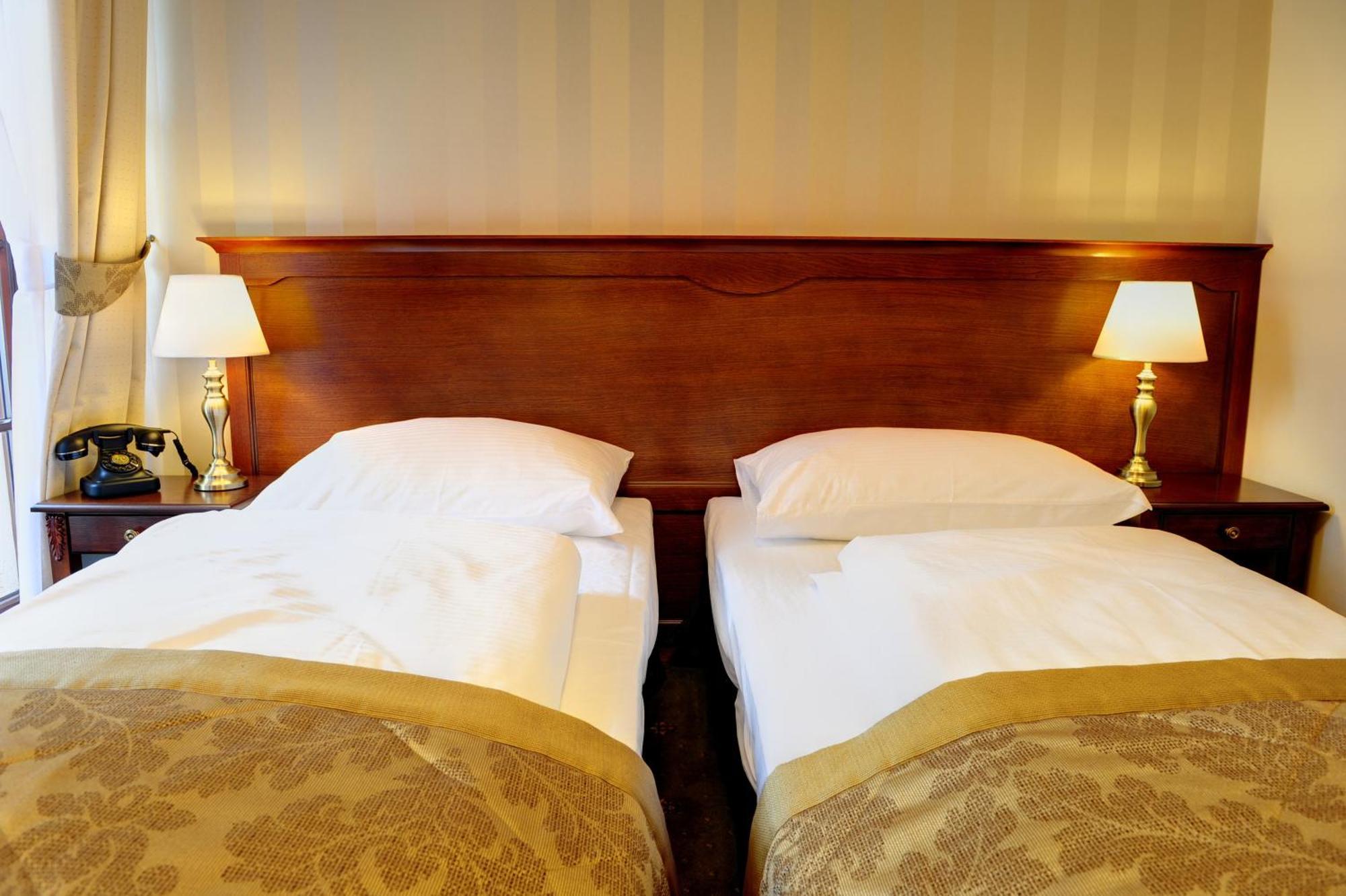 Hotel Kazimierski Zdroj Janowiec Bagian luar foto