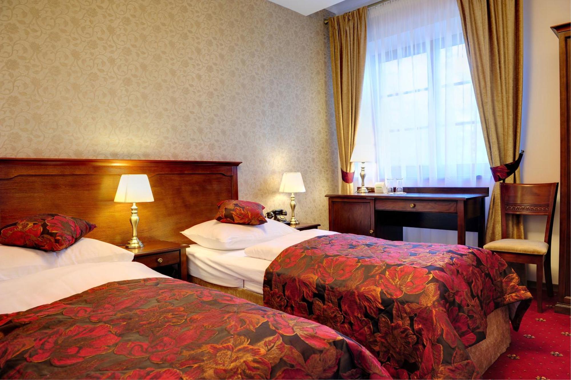 Hotel Kazimierski Zdroj Janowiec Bagian luar foto